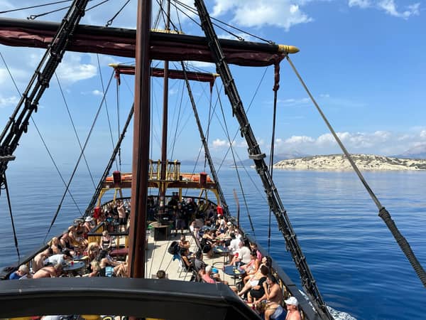 Barco De Pirata Sailing To Kalymnos