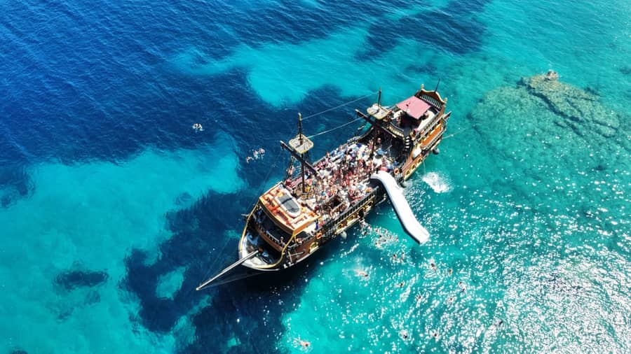 Barco De Pirata Aerial Swim Stop
